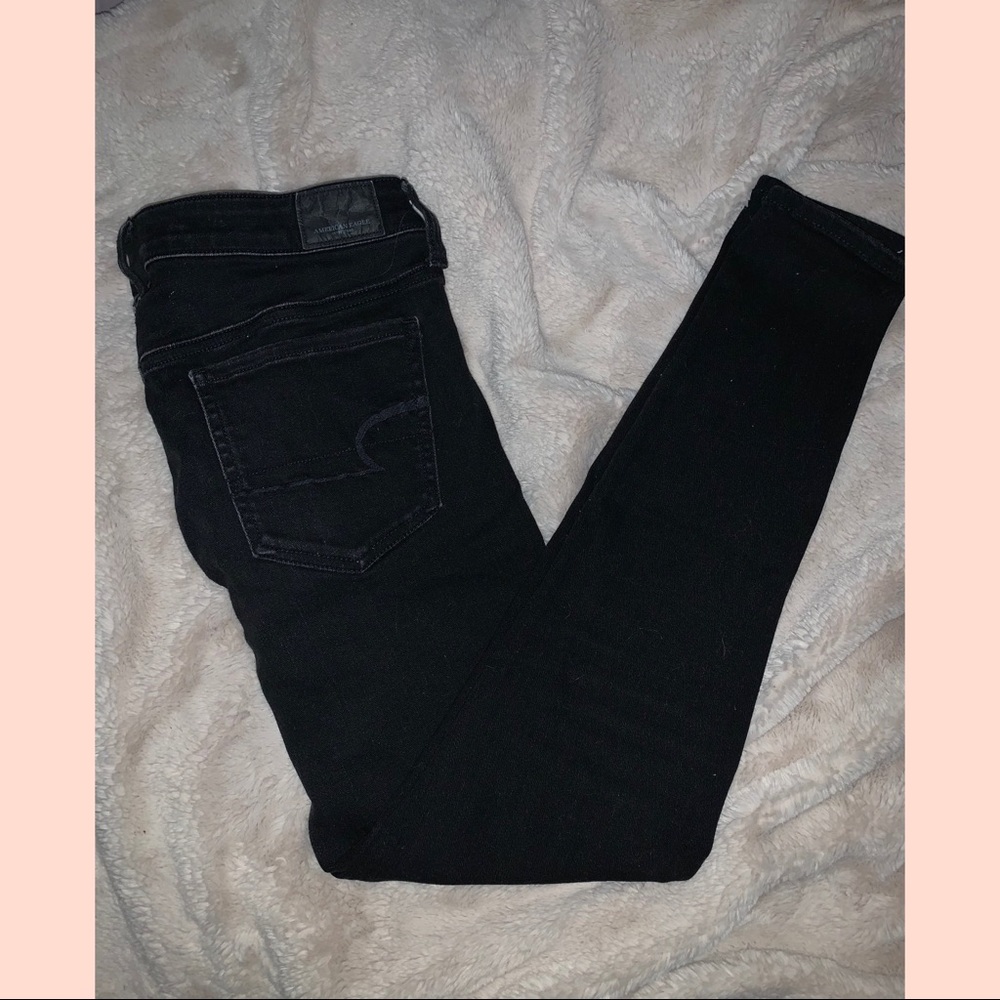 American Eagle Black Skinnies!